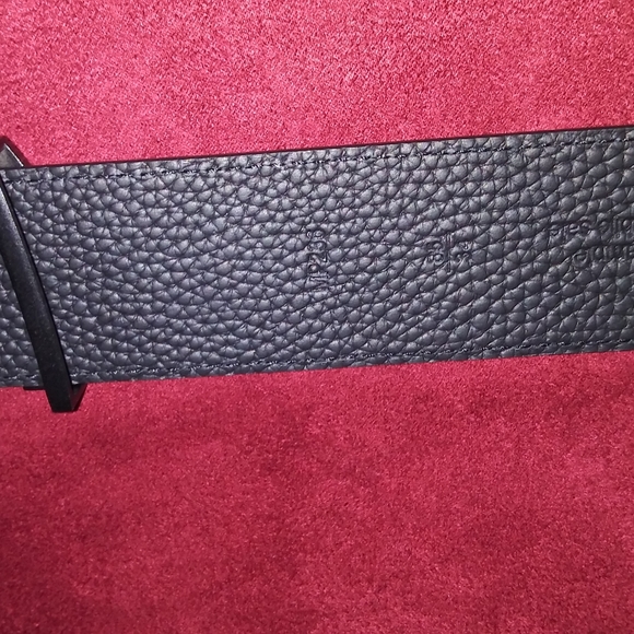 Louis Vuitton belt - Picture 2 of 4